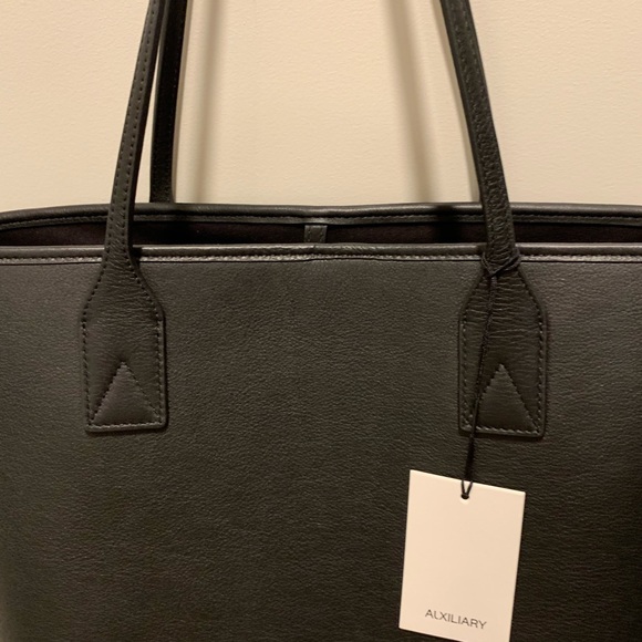 NWT Aritzia Auxiliary Leather Tote Bag - Picture 5 of 8